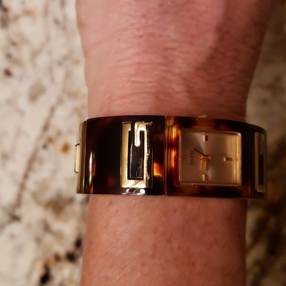 Guess Watch - Picture 4 of 7